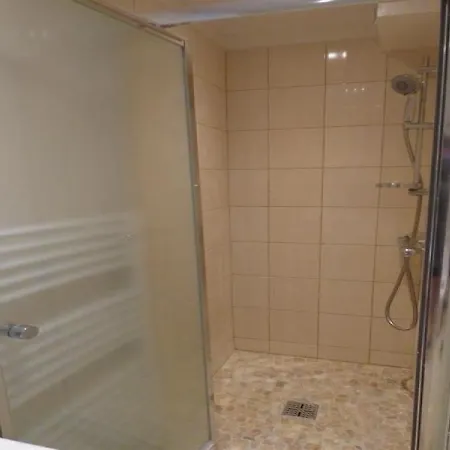 En Duplex En Centre Ville 그랑빌
